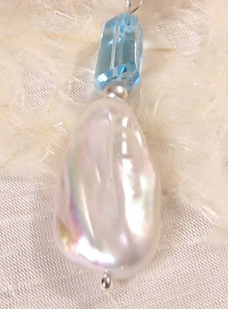 Flame Pearl - Topaz Necklace detail view