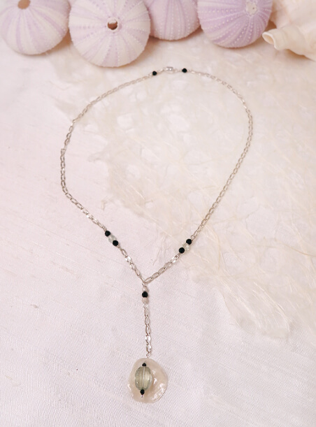 Prasiolite and Onyx Necklace Overview