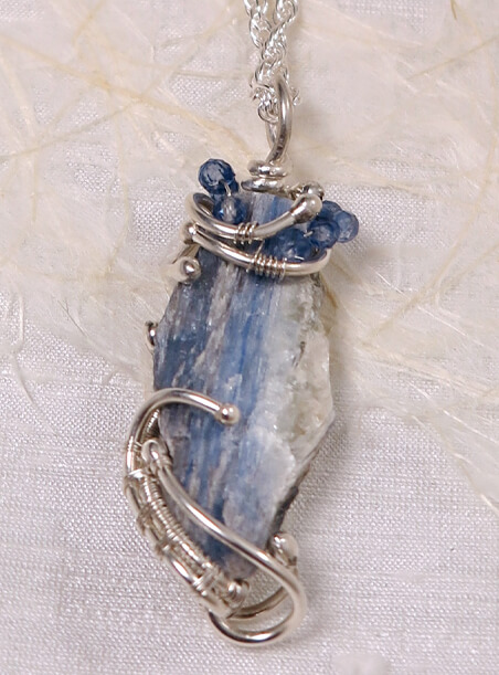 Kyanite Woven Dreams Necklace - Detail