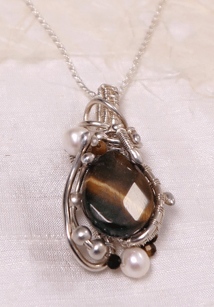 Tiger's Eye Woven Dreams Neclace close-up